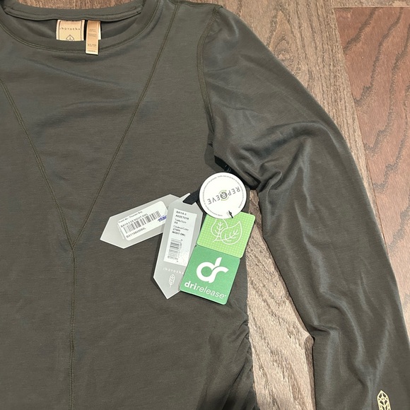 NWT Indygena Size XS Baya II Long Sleeve Tee - Picture 2 of 4